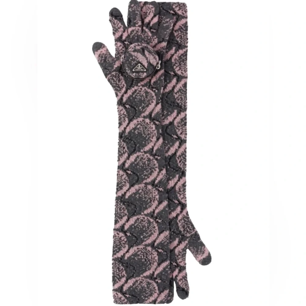 PRADA | Superfine Wool Jacquard Gloves In Charcoal✨